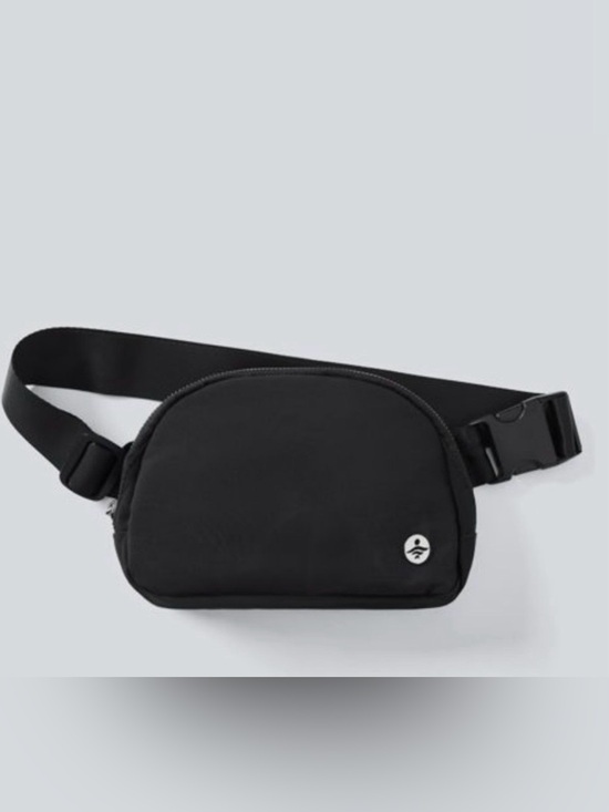 HALARA Handbags - 🆕 Halara Logo Casual Waist Bag Black